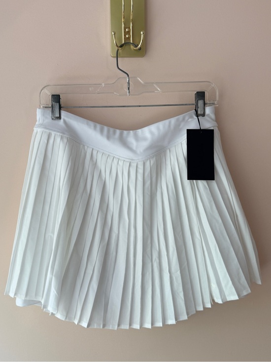 Bad Birdie Dresses & Skirts - NWT Bad Birdie Double Down Pleated Golf Skort White Size Large